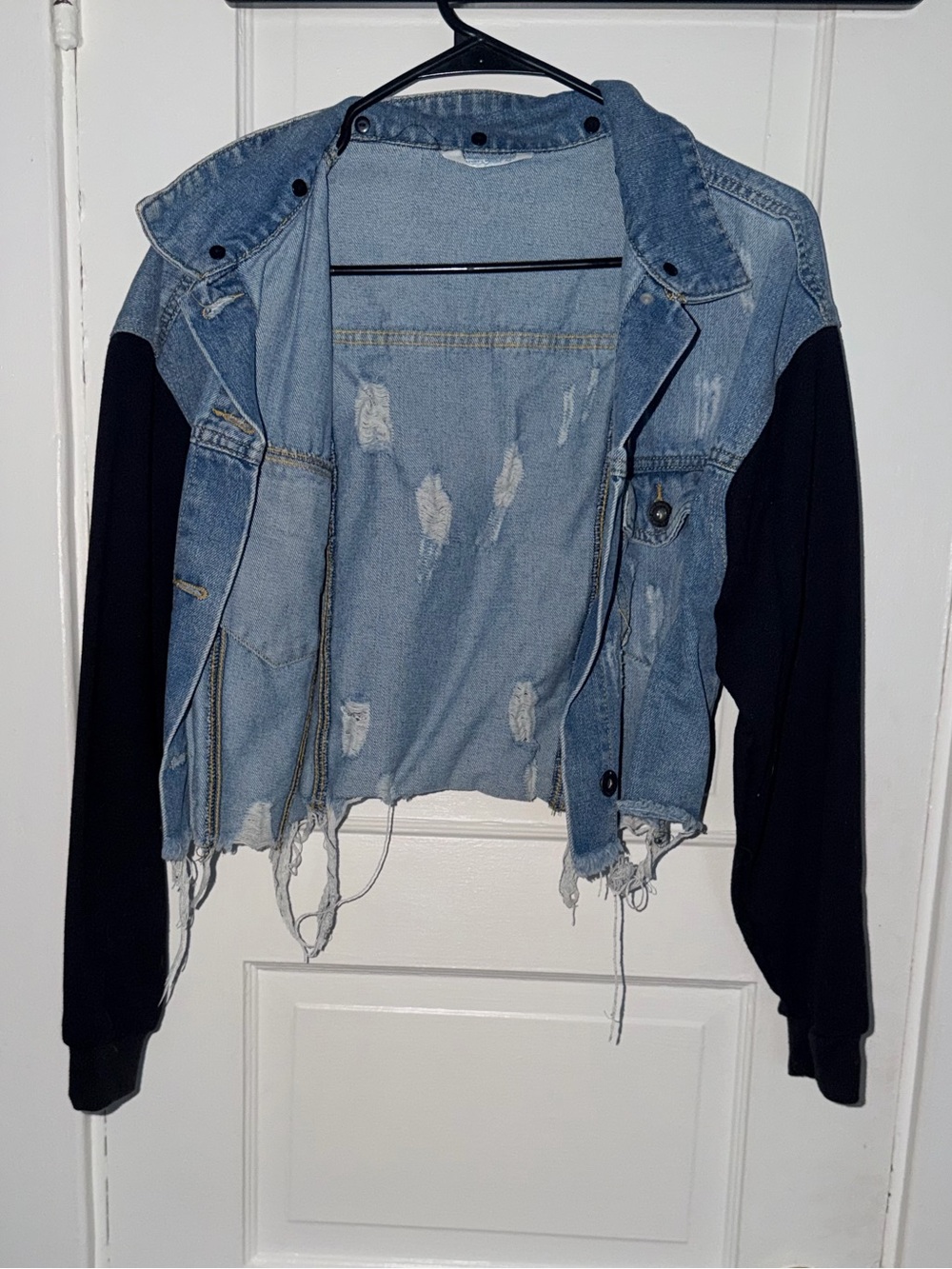 Windsor Distressed Cropped Denim Jacket Black Sleeves Size Medium